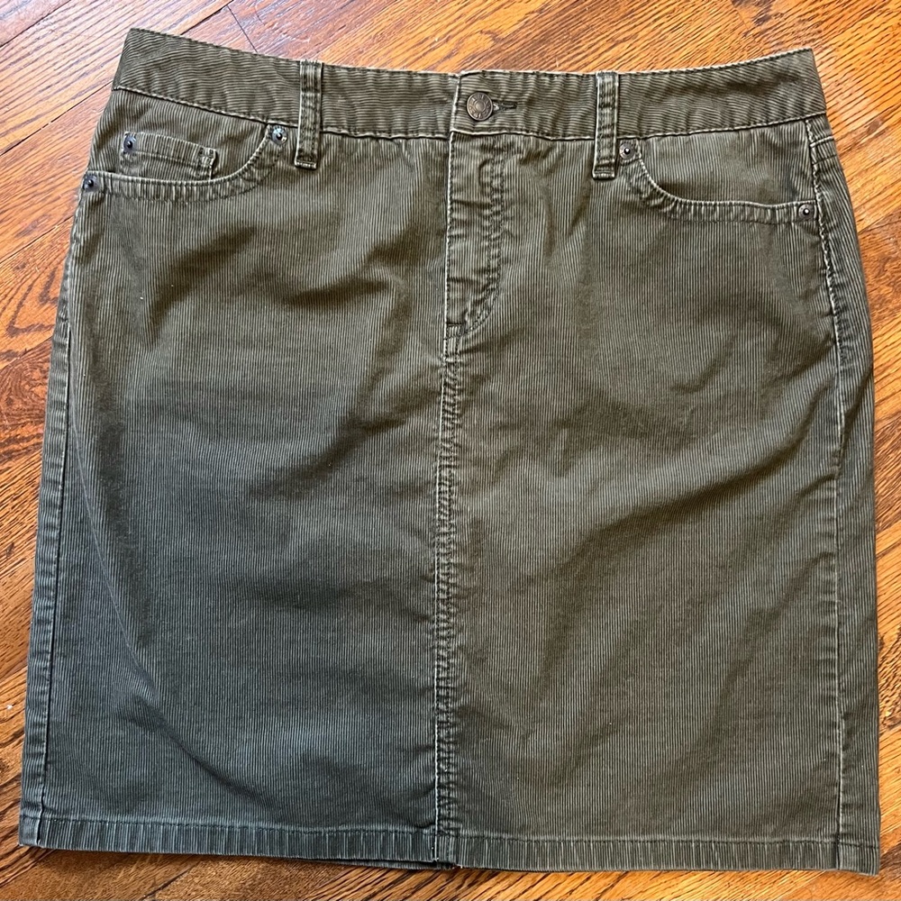 LL Bean Corduroy Favorite Fit Skirt Size 12 Petite